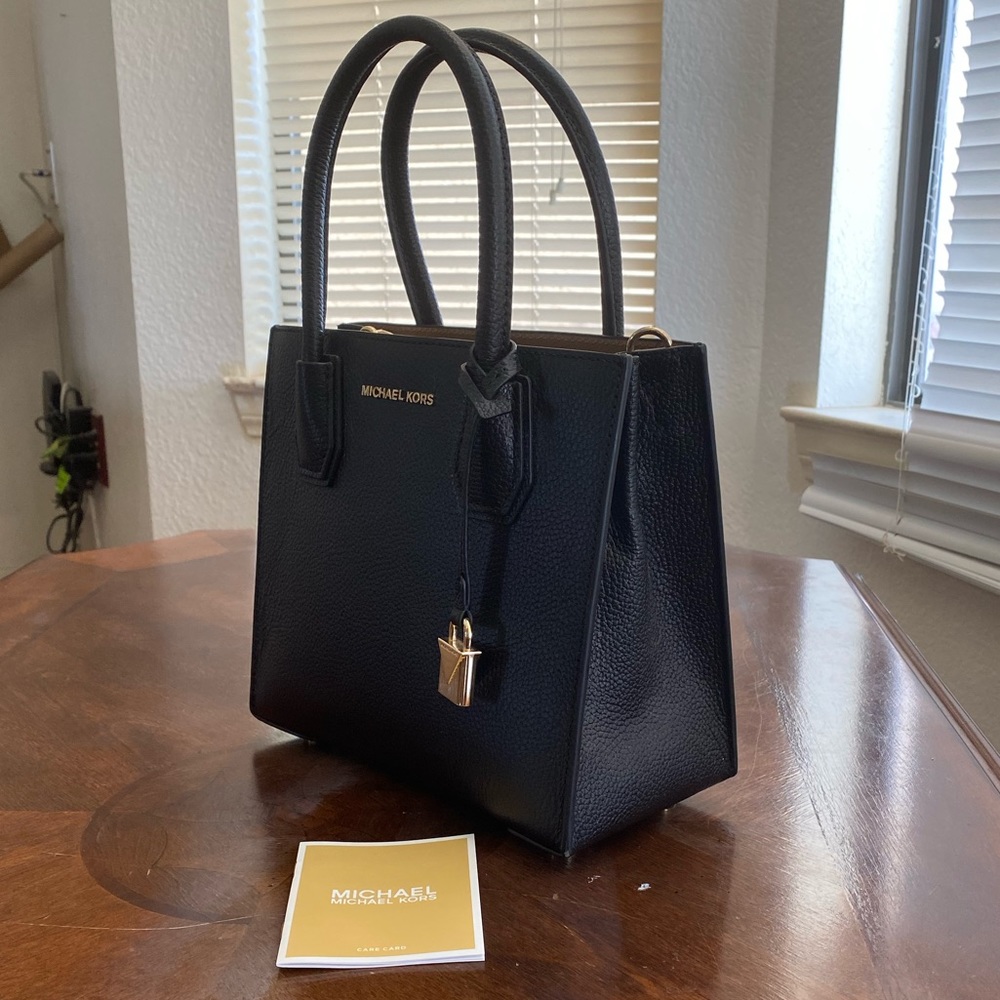 Micheal Kors Messenger Bag